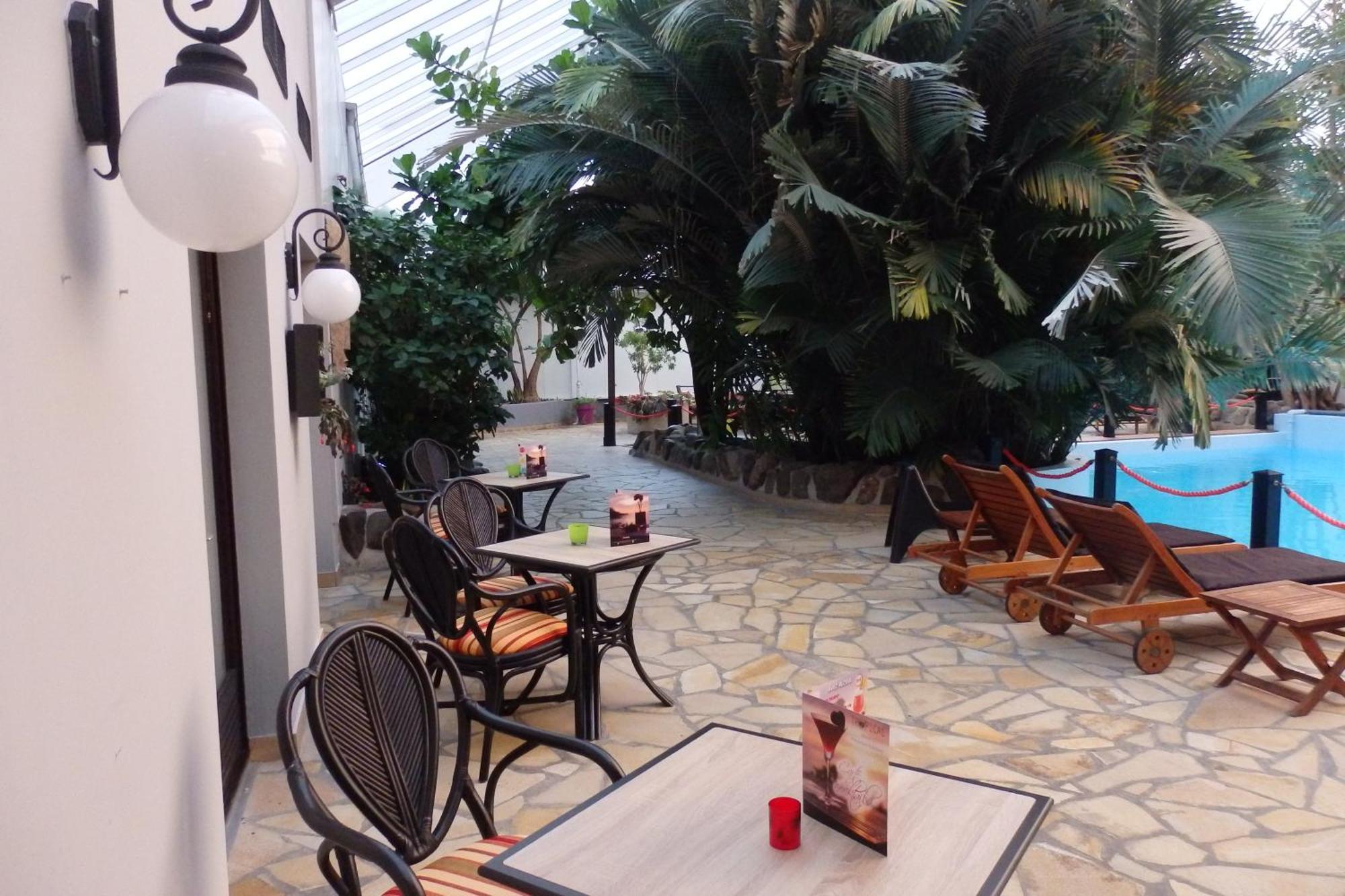 Tropical Hotel Durbuy Luaran gambar